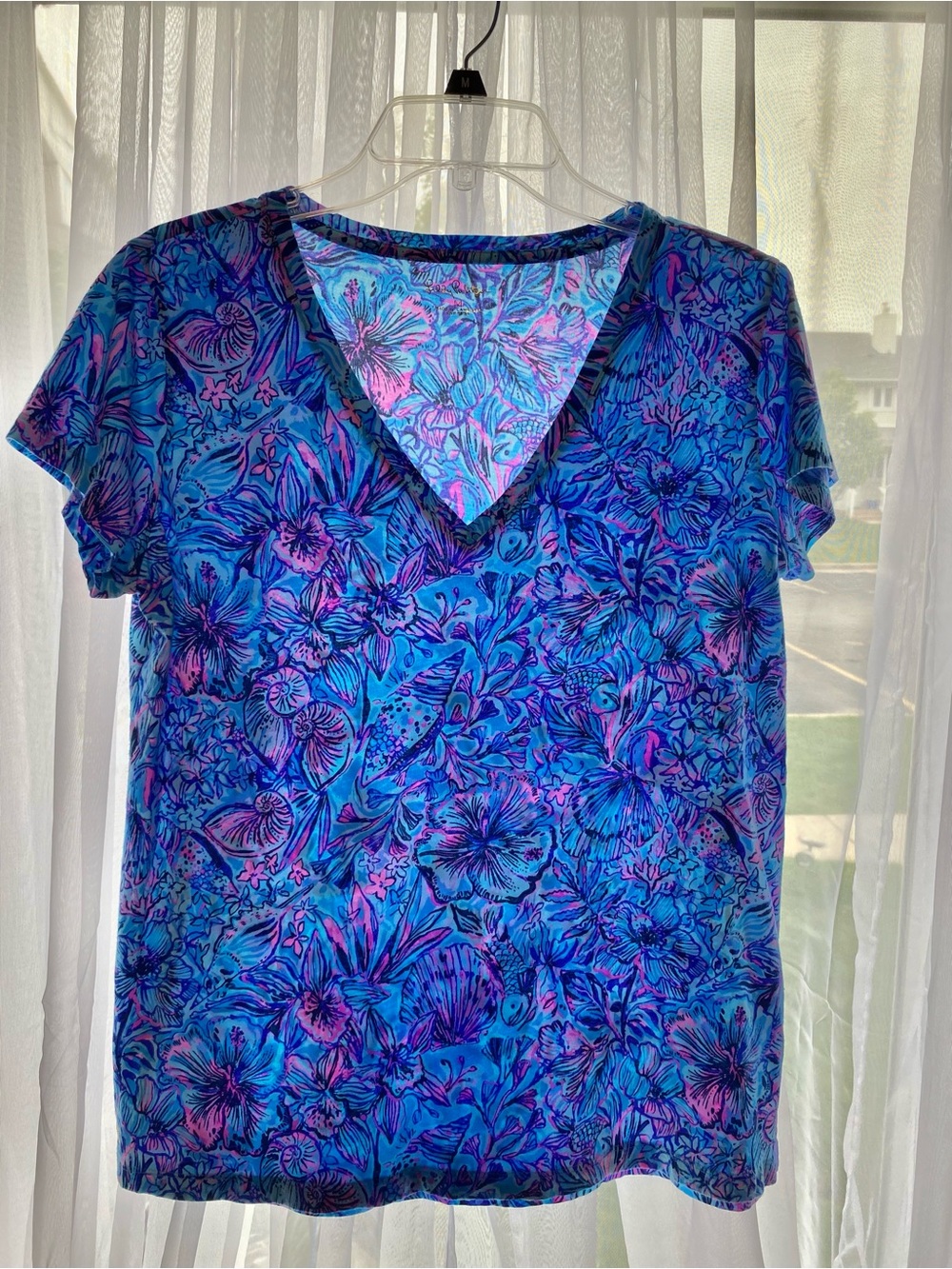 Lilly Pulitzer Blue and Purple Floral V-Neck Short Sleeve Top M